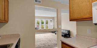 Large 3 Bedroom Apartments PET FRIENDLY! Gallery 43