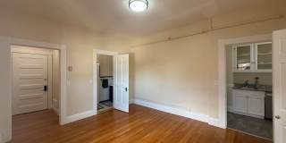 Amazing Coolidge Corner Apt w. Gas, Heat and Hot Water Included!  Sunny and Spacious.  Cat Friendly, Parking Avail Gallery 9