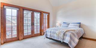 26 Atlantic Avenue Gallery 24