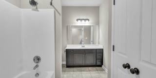 Woodhaven Apartments Gallery 28