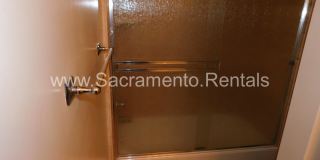 Wonderful Sierra Oaks 3bd/2ba Duplex with 2 Car Garage Gallery 27