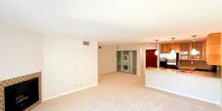 Fantastic Spacious 2 bed 2 bath condo in prime Sherman Oaks - Studio City with Pool and Gym! Gallery 1