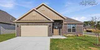New Beginning Start with AMRR: Spacious 4-Bedroom, 2-Bath Home in Heritage Ranch – Siloam Springs Gallery 1