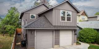 139 SE Heyburn #3 Gallery 1