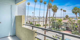 The Vantage Gallery 28