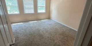 Large 3 Bedroom | 2.5 Bath in The Fan! Gallery 7