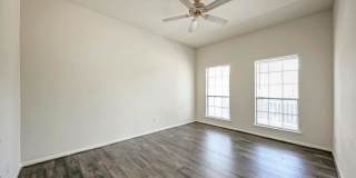 Large home in Pflugerville!  3 car garage - Highland Park Neighborhood Gallery 14