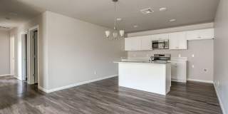 Pet-Friendly 3-Bed Home – Move-In Ready with Garage Gallery 9