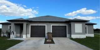 975 SW Eisenhower Boulevard Gallery 1