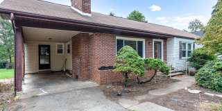 1204 Redwood Ave Gallery 1