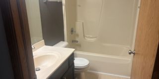 808-810 Harney Avenue - 810 Gallery 17