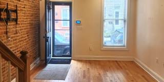 432 E Clement St Gallery 4