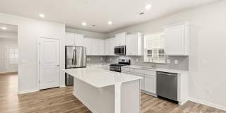 162 White Apple Way Gallery 7