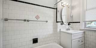 Newly Renovated 5BR/2BA Brownstone, Washer/Dryer Gallery 15