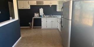 Room for Everyone! Charming 4-Bed 1.5 Bath Gallery 9