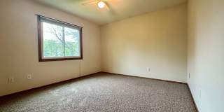 3 Bedroom Home in Maple Grove Gallery 9