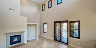 Bright 2BD/2BA Townhouse in Serra Mesa with Balcony, Fireplace & Resort-Style Amenities Gallery 3