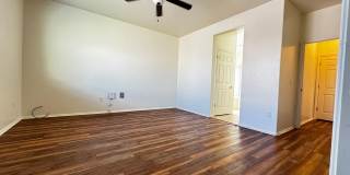 Eastside (Stella and Kolb) 4 bedroom  2 bath house with 2 car garage near Lakeside Park! Gallery 13