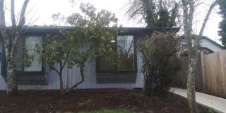 Crisp and clean one bedroom near Pacific University Gallery 1