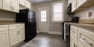 Charming Three Bedroom Townhouse in Squirrel Hill! Back Yard Covered Front Porch! Call Today! Charming Three Bedroom Townhouse in Squirrel Hill! Back Yard Covered Front Porch! Call Today! Gallery 1