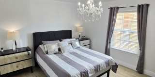 5447 Vineland Road Gallery 12