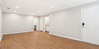 GROUND-FLOOR 2-BEDROOM ALAMO HEIGHTS CONDOMINIUM Gallery 6