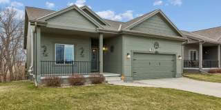 Beautiful Ranch Home Backing to Trees!! Gallery 1