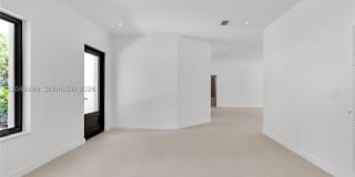 950 Bayamo Ave Gallery 25