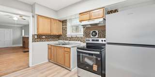 FOR RENT – 1965 Arlington Ave Gallery 17