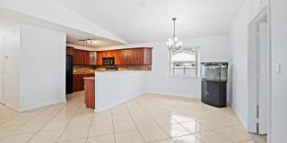 Beautiful 4 bed 3 bathroom Single Family Home with a large fenced yard Gallery 8