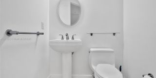 3131 NE 188th St Gallery 16