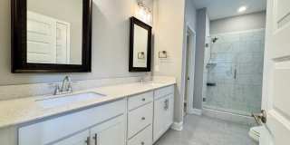 2 Bed, 2 Bath Condo with Garage Close to Downtown Franklin Gallery 14
