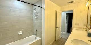 Beautiful Townhome in a perfect location Gallery 19