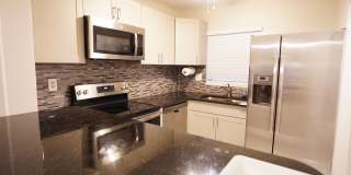 Renovated 2/2 in quite 55+ community Gallery 7