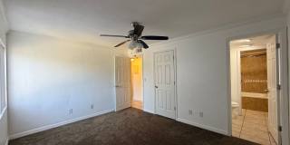 Spacious 2 bedroom 2 bathroom condo in gated community Gallery 18