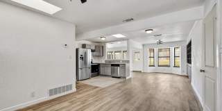 6707 Desilu Dr. Gallery 6