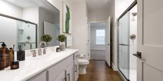 Addison Row Gallery 15
