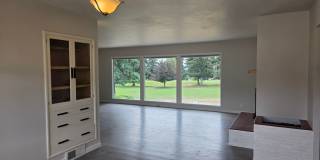 4 Bed 2 Bath Golf Course Living Gallery 7