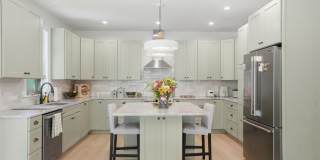 33 Howland Avenue Gallery 8