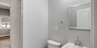 2224 N Kenwood Avenue Gallery 23