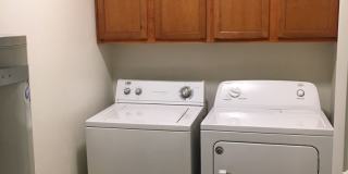 4 Bedroom 2 Bathroom House - Close to MSU Campus Gallery 27