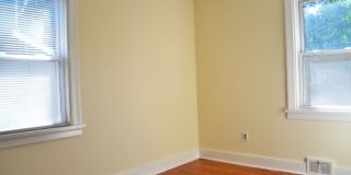 3 BR/ 1 BA Lakeside Three bedroom with large fenced yard and detached garage/workshop Gallery 3