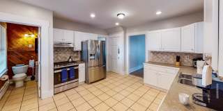 Charming and Spacious 5BD 2.5BA House in Beaver Hills! Gallery 5