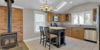 2 Bellevue Avenue Gallery 1