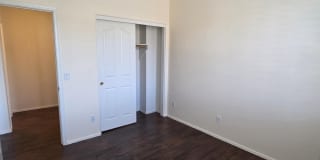 2709 W Redwood Lane Gallery 28