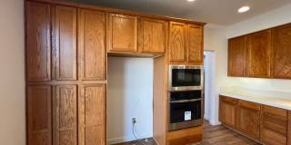 5 bedroom home located in Sylvan School District! Gallery 22
