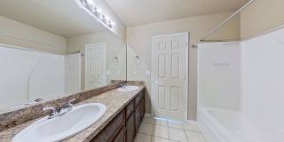 NO JUNE RENT + $1,395 RENT DUPLEX IN HARKER HEIGHTS! Gallery 15
