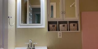 CHARMING 4 BED 2 BATH HOUSE NEAR DOWNTOWN Gallery 26