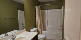 3 Bd 2 Ba with Lake view! Gallery 23
