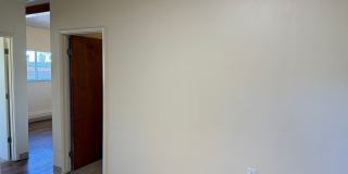 Updated 3-bedroom, 1 bath triplex in Springfield! Gallery 18